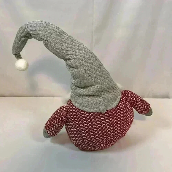 CHRISTMAS HOLIDAY GNOME RED KNIT BODY GREY HAT & FEET WEIGHTED SITTING - Picture 3 of 6